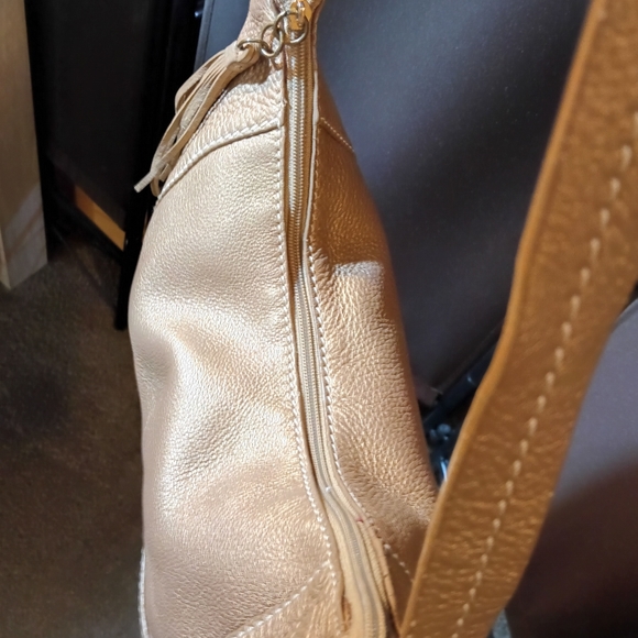 The SAK Pink Label Gold Pebble Leather Fringe Shoulder Bag. - Picture 7 of 16